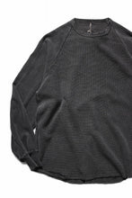 Load image into Gallery viewer, sus-sous raglan L/S tee / dyed & damaged waffle 3/4 Cotton Linen (BLACK)