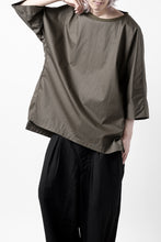 Load image into Gallery viewer, sus-sous atelier T / Lance 80/- cotton typewriter (OLIVE GREEN)