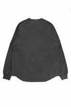 Load image into Gallery viewer, sus-sous raglan L/S tee / dyed & damaged waffle 3/4 Cotton Linen (BLACK)