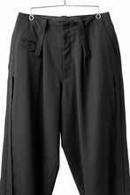 画像をギャラリービューアに読み込む, Y's for men WITH DECORATIVE CLOTH TAPERED PANTS / WRINKLE WOOL GABARDINE (BLACK)