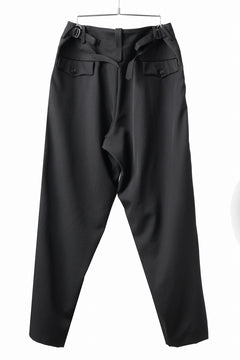 画像をギャラリービューアに読み込む, Y&#39;s for men WITH DECORATIVE CLOTH TAPERED PANTS / WRINKLE WOOL GABARDINE (BLACK)