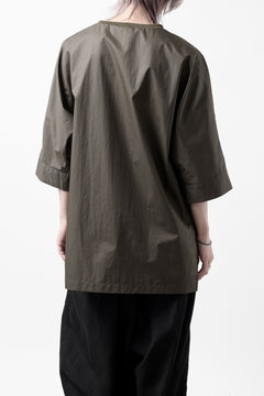 Load image into Gallery viewer, sus-sous atelier T / Lance 80/- cotton typewriter (OLIVE GREEN)