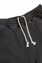 画像をギャラリービューアに読み込む, LASTMAN LOGO SWEAT SHORTS (BLACK)