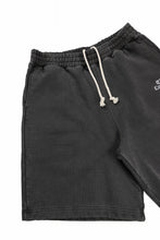 画像をギャラリービューアに読み込む, LASTMAN LOGO SWEAT SHORTS (BLACK)