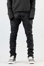 画像をギャラリービューアに読み込む, masnada BAGGY SCARRED STRETCH JEANS (SMEARED BLACK)