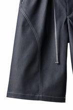 画像をギャラリービューアに読み込む, D-VEC TECH DENIM WIDE CROPPED TROUSERS / STRETCH TWILL (INDIGO)