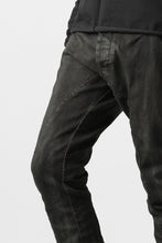 画像をギャラリービューアに読み込む, masnada BAGGY SCARRED STRETCH JEANS (SMUDGED LEGION)