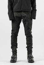 画像をギャラリービューアに読み込む, masnada BAGGY SCARRED STRETCH JEANS (SMUDGED LEGION)