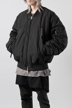 Load image into Gallery viewer, thom/krom FLIGHT BOMBER JACKET / WARM PADDED (BLACK)