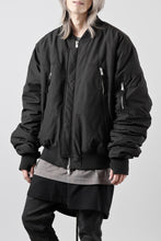 Load image into Gallery viewer, thom/krom FLIGHT BOMBER JACKET / WARM PADDED (BLACK)