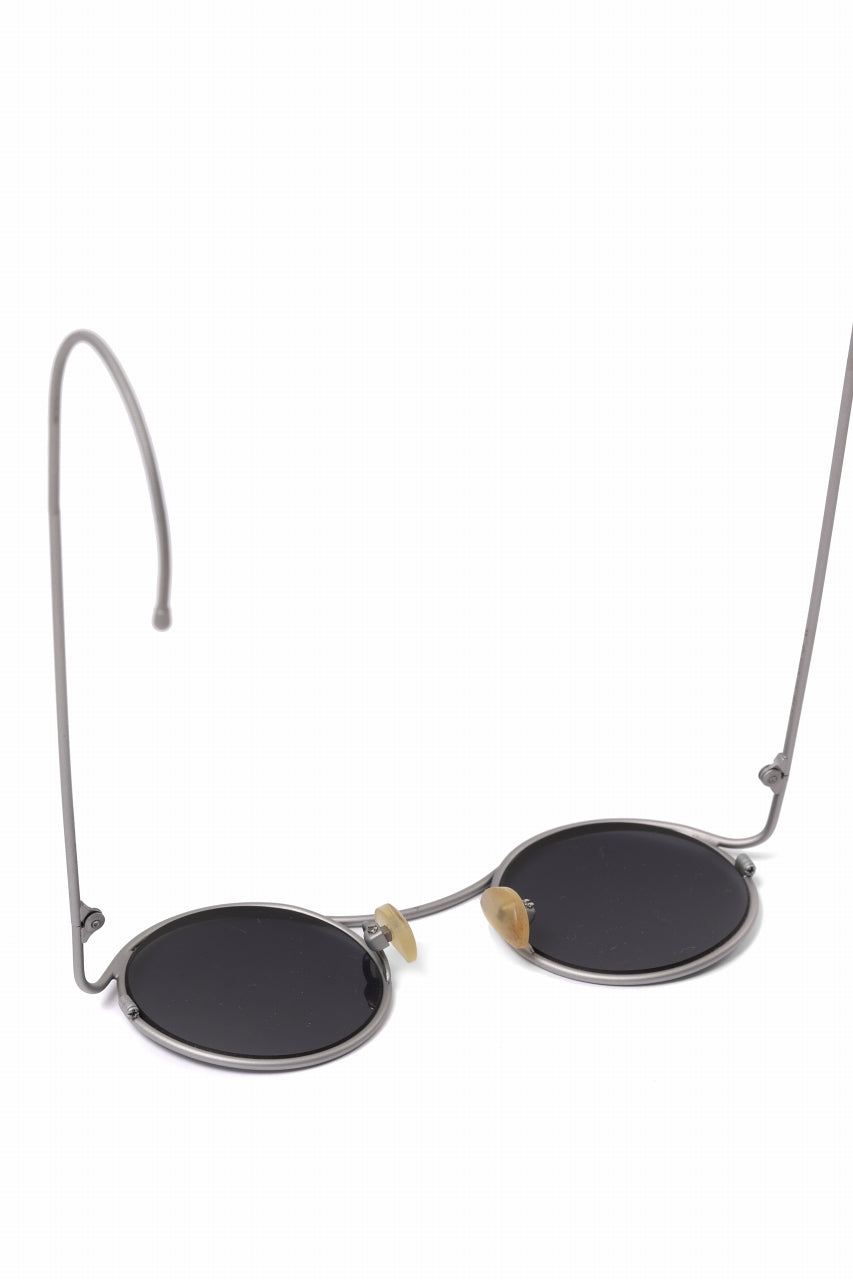 Load image into Gallery viewer, m.a+ one piece round glasses / OO300/TI (M.TITAN/BLACK)