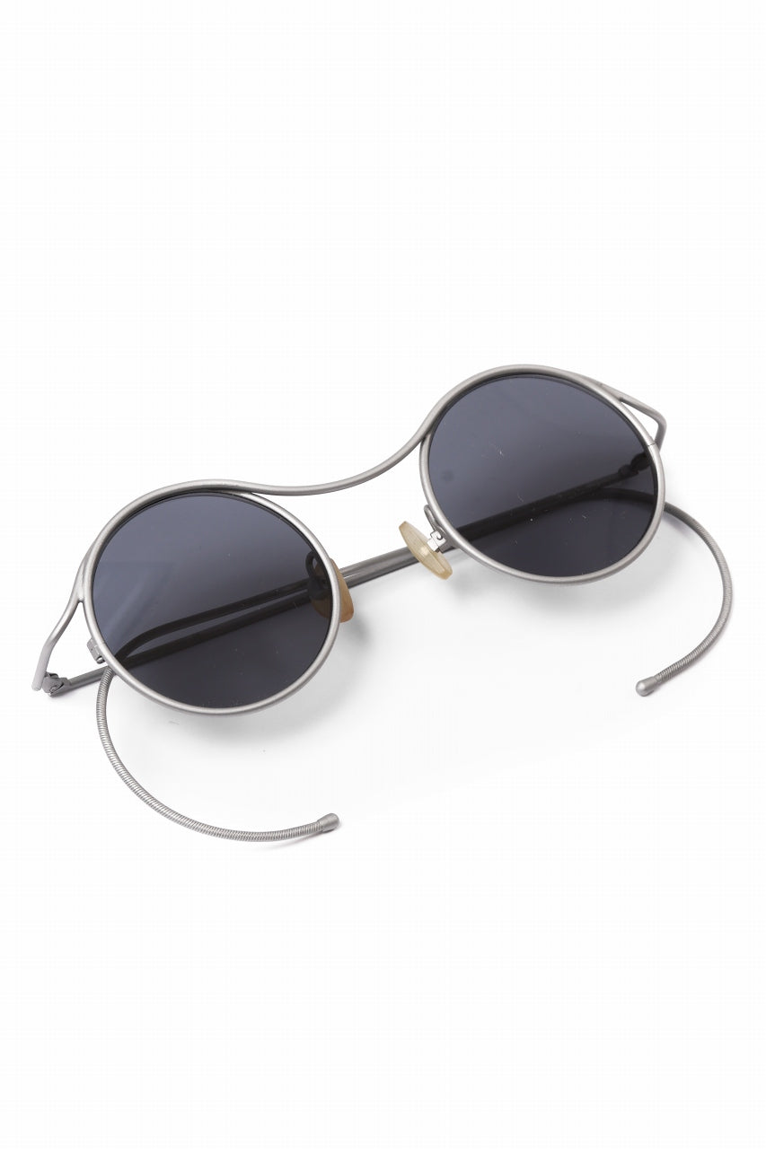 Load image into Gallery viewer, m.a+ one piece round glasses / OO300/TI (M.TITAN/BLACK)