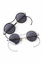 Load image into Gallery viewer, m.a+ one piece round glasses / OO300/TI (M.TITAN/BLACK)