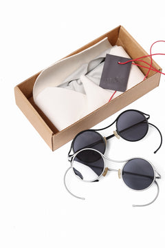 Load image into Gallery viewer, m.a+ one piece round glasses / OO300/TI (M.TITAN/BLACK)
