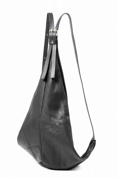 Load image into Gallery viewer, m.a+ medium pyramid back pack / BL42/SY1.0 (BLACK)