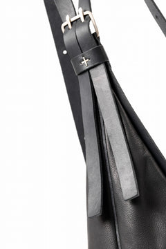 Load image into Gallery viewer, m.a+ medium pyramid back pack / BL42/SY1.0 (BLACK)