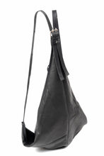 Load image into Gallery viewer, m.a+ medium pyramid back pack / BL42/SY1.0 (BLACK)