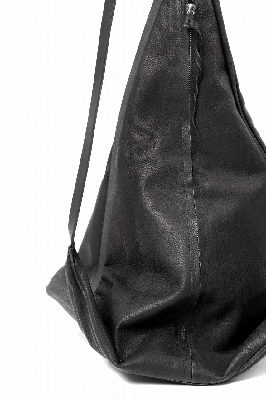 Load image into Gallery viewer, m.a+ medium pyramid back pack / BL42/SY1.0 (BLACK)