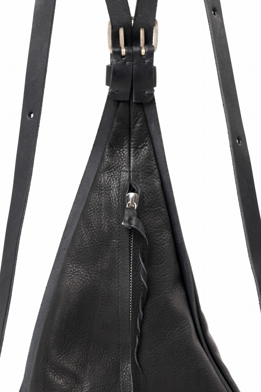 Load image into Gallery viewer, m.a+ medium pyramid back pack / BL42/SY1.0 (BLACK)