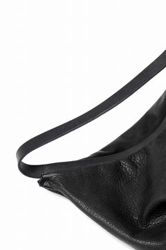 Load image into Gallery viewer, m.a+ medium pyramid back pack / BL42/SY1.0 (BLACK)