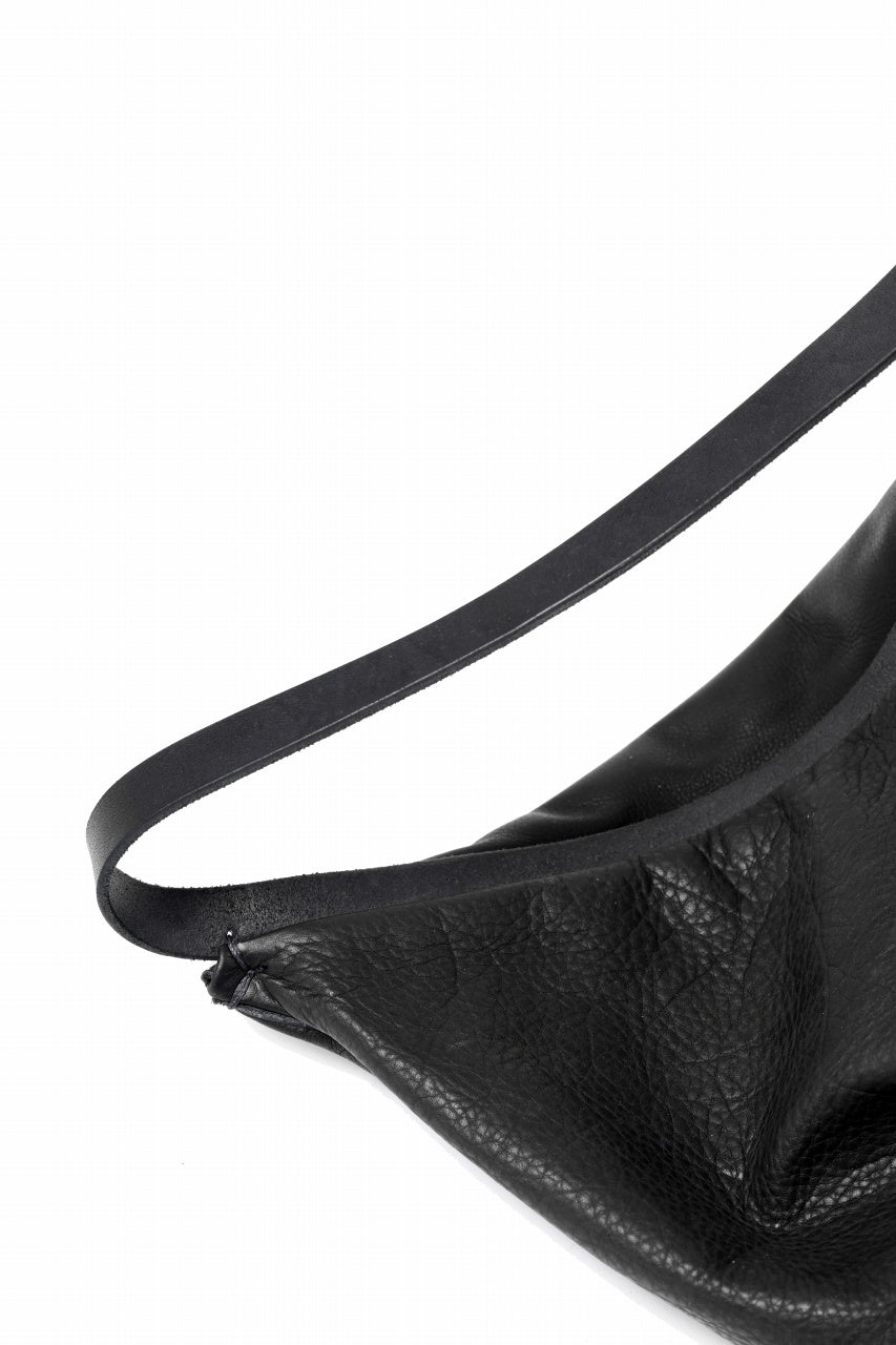 Load image into Gallery viewer, m.a+ medium pyramid back pack / BL42/SY1.0 (BLACK)