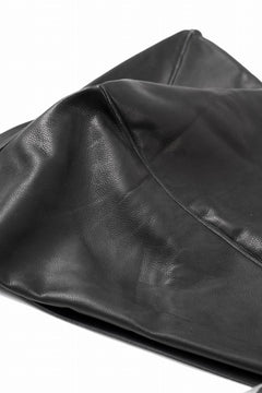 Load image into Gallery viewer, m.a+ medium pyramid back pack / BL42/SY1.0 (BLACK)