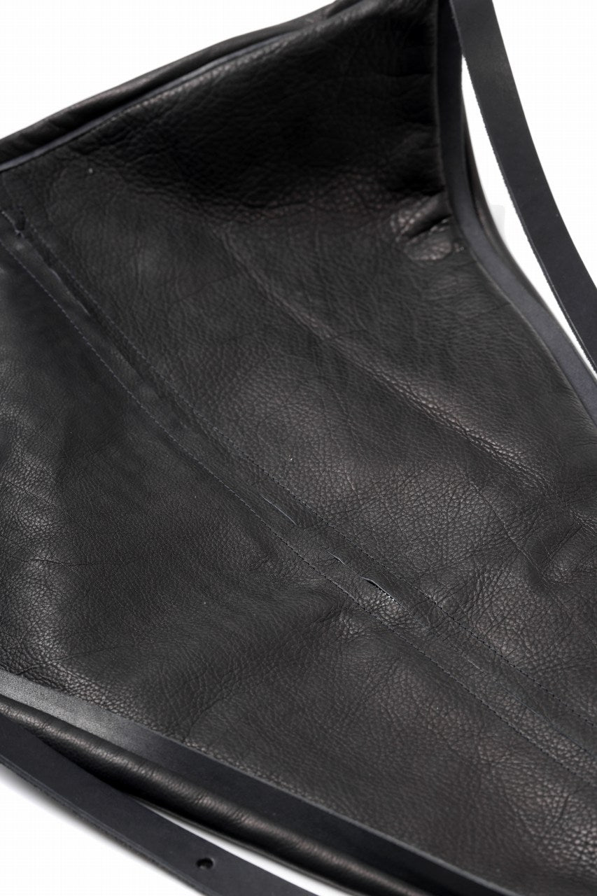 Load image into Gallery viewer, m.a+ medium pyramid back pack / BL42/SY1.0 (BLACK)