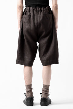 画像をギャラリービューアに読み込む, COLINA TUCK SHORTS / SAFILIN LINEN HERRINGBONE (BROWN)
