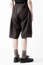 画像をギャラリービューアに読み込む, COLINA TUCK SHORTS / SAFILIN LINEN HERRINGBONE (BROWN)