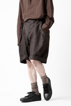 画像をギャラリービューアに読み込む, COLINA TUCK SHORTS / SAFILIN LINEN HERRINGBONE (BROWN)