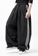 画像をギャラリービューアに読み込む, Y-3 Yohji Yamamoto THREE STRIPES SUPER WIDE PANTS / SILKY NYLON (BLACK)