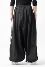 画像をギャラリービューアに読み込む, Y-3 Yohji Yamamoto THREE STRIPES SUPER WIDE PANTS / SILKY NYLON (BLACK)