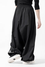 画像をギャラリービューアに読み込む, Y-3 Yohji Yamamoto THREE STRIPES SUPER WIDE PANTS / SILKY NYLON (BLACK)