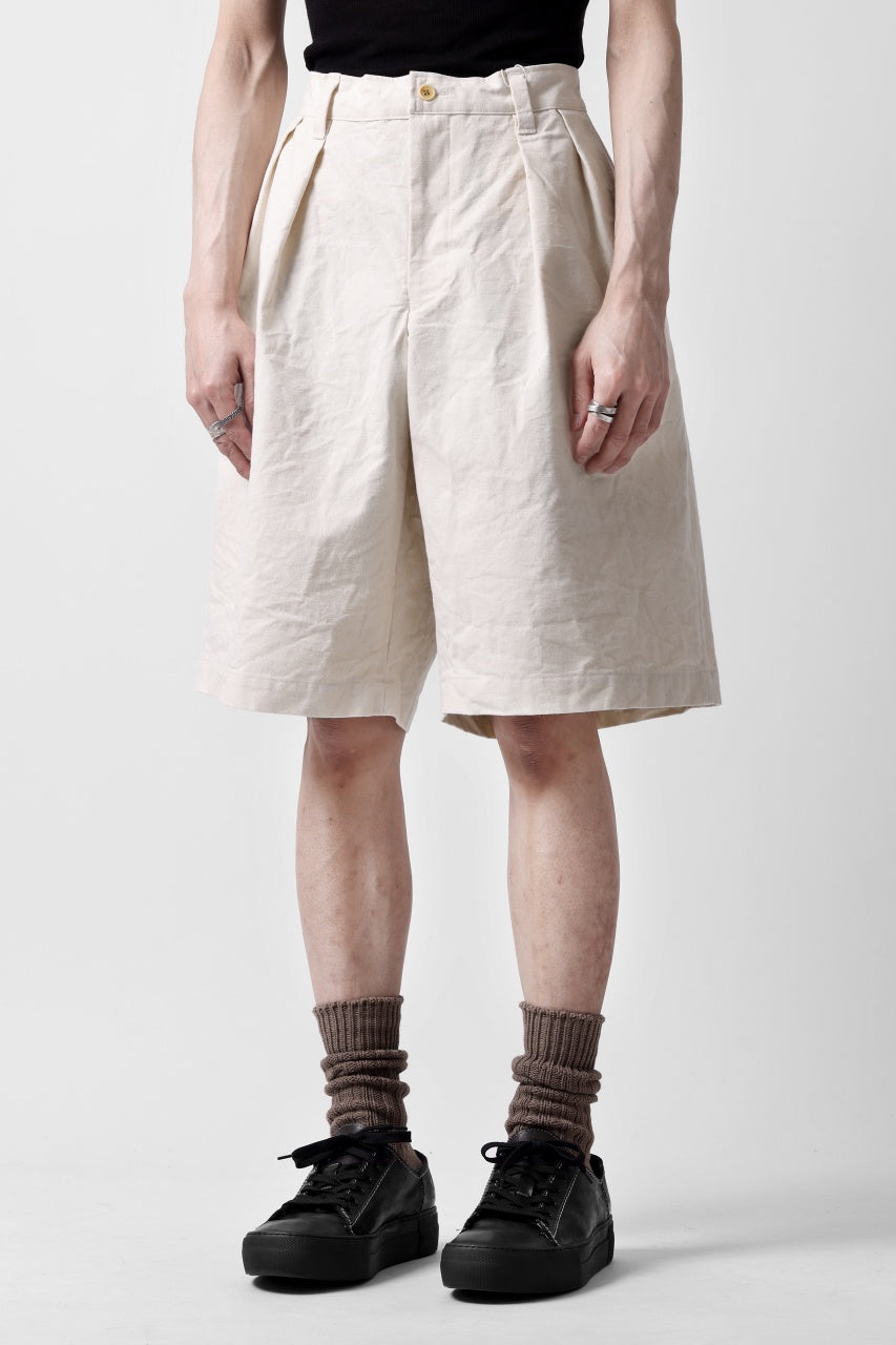 Load image into Gallery viewer, CAPERTICA 2-TUCK WIDE SHORTS / ARMY CANVAS (KINARI)
