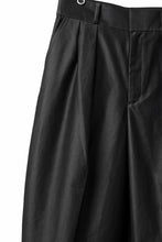画像をギャラリービューアに読み込む, atelier AMBER COTTON SATIN TAPERED WIDE PANTS (black)