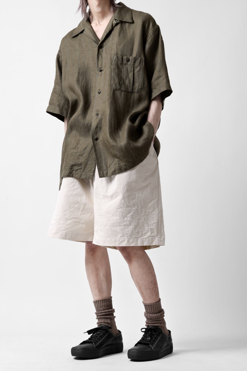Load image into Gallery viewer, CAPERTICA 2-TUCK WIDE SHORTS / ARMY CANVAS (KINARI)