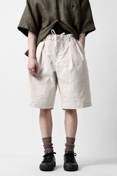 Load image into Gallery viewer, CAPERTICA 2-TUCK WIDE SHORTS / ARMY CANVAS (KINARI)