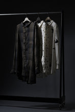 画像をギャラリービューアに読み込む, Aleksandr Manamis Asymmetry Shirt / Organic Linen (CHECKED)