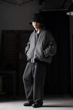 画像をギャラリービューアに読み込む, th products KAPOOR / Wide Tapered Pants / travel wool premiere (gray)