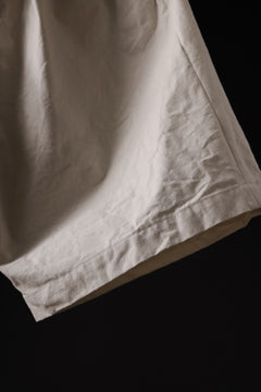 Load image into Gallery viewer, CAPERTICA 2-TUCK WIDE SHORTS / ARMY CANVAS (KINARI)