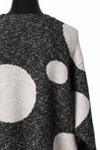 画像をギャラリービューアに読み込む, A.F ARTEFACT POLKA PATTERN KNIT TOPS (GREY x BEIGE)