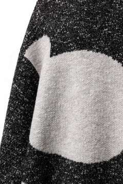画像をギャラリービューアに読み込む, A.F ARTEFACT POLKA PATTERN KNIT TOPS (GREY x BEIGE)