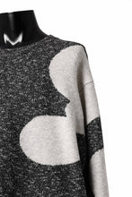 画像をギャラリービューアに読み込む, A.F ARTEFACT POLKA PATTERN KNIT TOPS (GREY x BEIGE)