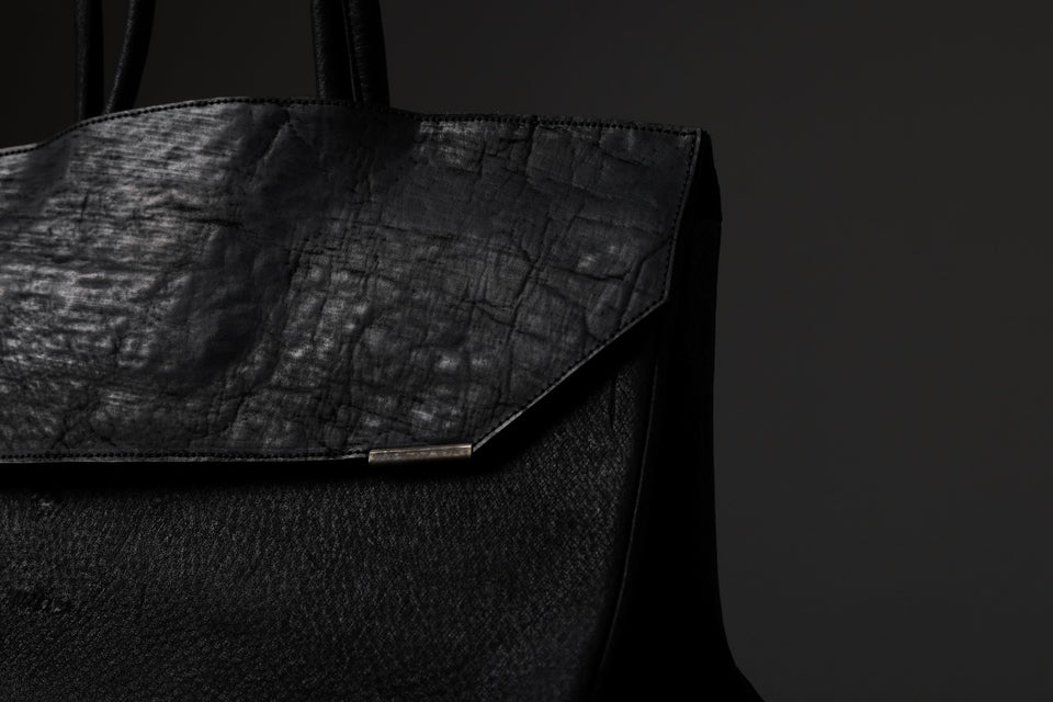 Load image into Gallery viewer, ierib exclusive Bark Bag Prot 40 / Wild Boar + Waxed Horse Butt Leather (BLACK)
