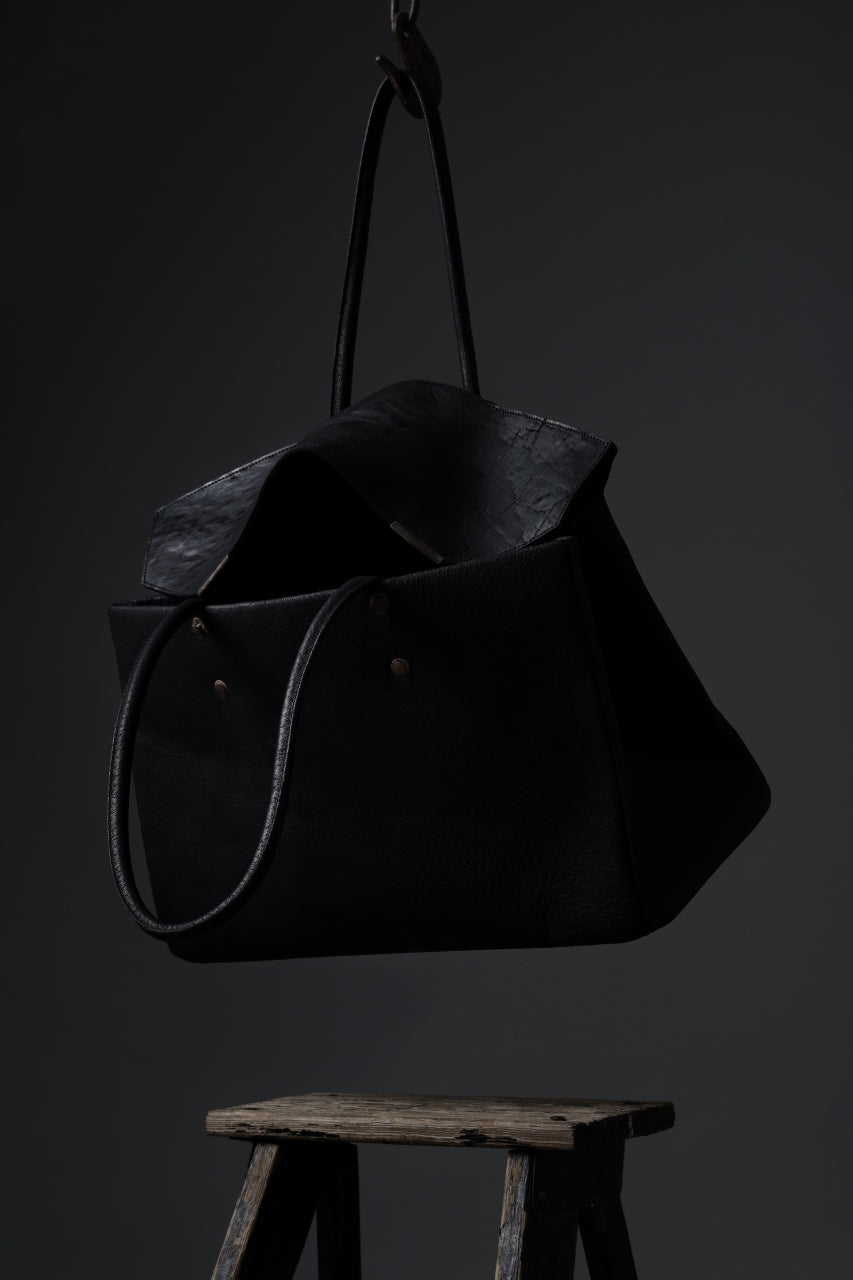 Load image into Gallery viewer, ierib exclusive Bark Bag Prot 40 / Wild Boar + Waxed Horse Butt Leather (BLACK)