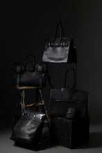 Load image into Gallery viewer, ierib exclusive Bark Bag Prot 40 / Wild Boar + Waxed Horse Butt Leather (BLACK)