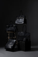 Load image into Gallery viewer, ierib exclusive Bark Bag Prot 40 / Wild Boar + Waxed Horse Butt Leather (BLACK)