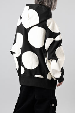 画像をギャラリービューアに読み込む, A.F ARTEFACT POLKA PATTERN SWEAT HOODIE (BLACK)