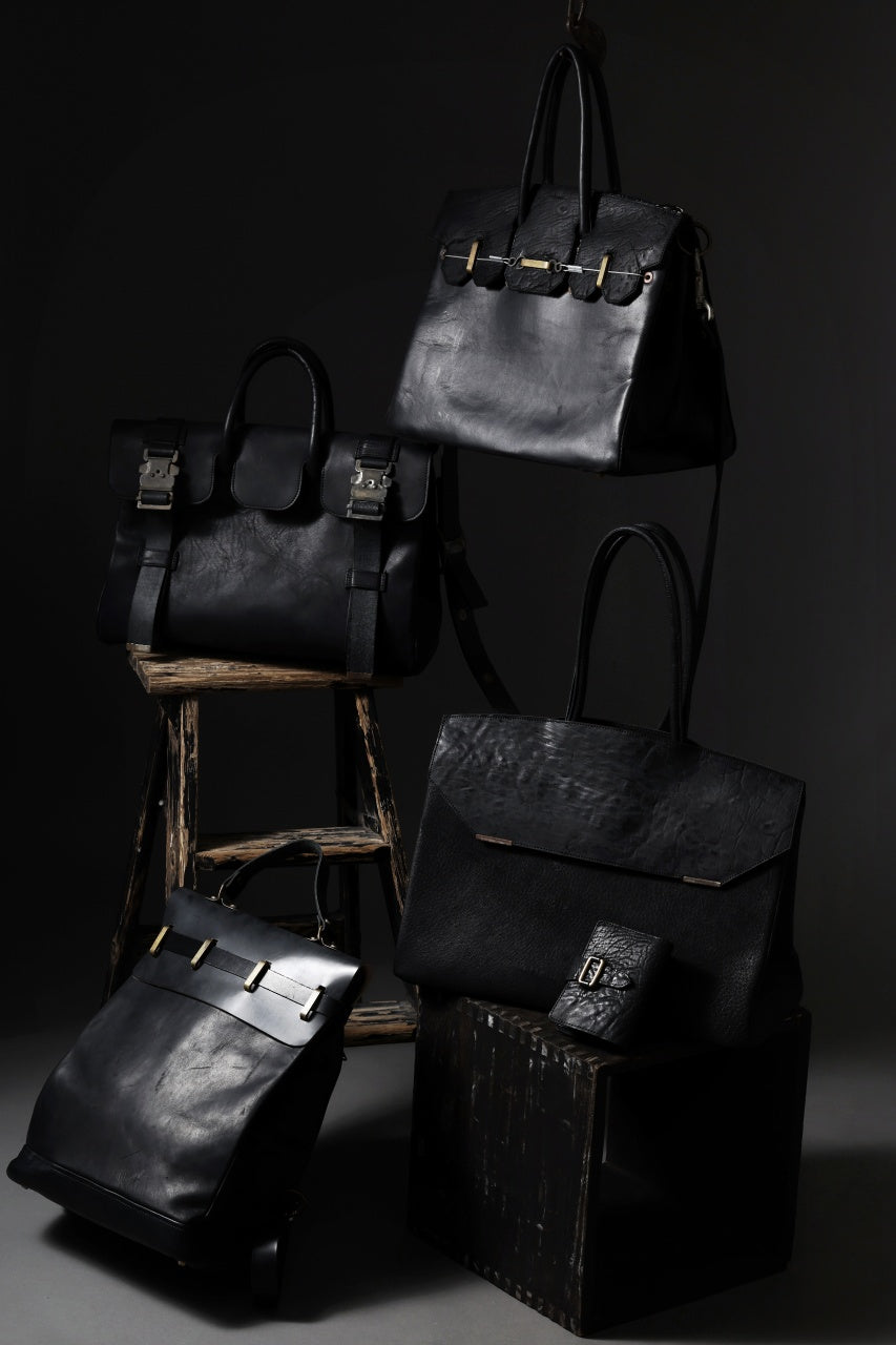 Load image into Gallery viewer, ierib exclusive Bark Bag Prot 40 / Wild Boar + Waxed Horse Butt Leather (BLACK)
