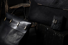 Load image into Gallery viewer, ierib exclusive Bark Bag Prot 40 / Wild Boar + Waxed Horse Butt Leather (BLACK)